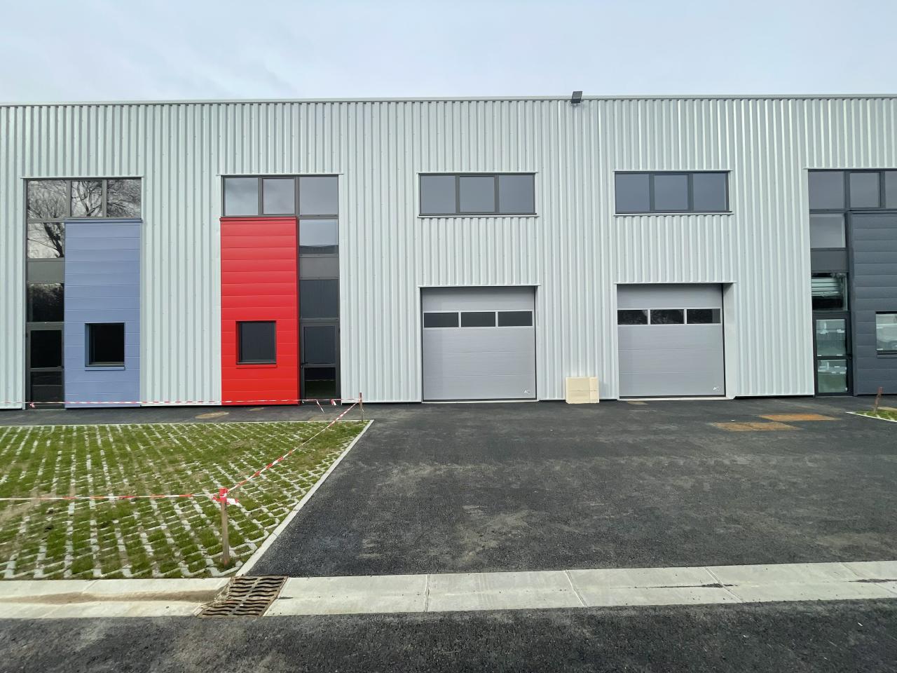 Local d'activité La-Chapelle-sur-Erdre 574m² Vente local d'activité La-Chapelle-sur-Erdre Loire-Atlantique OVACT2201187 0
